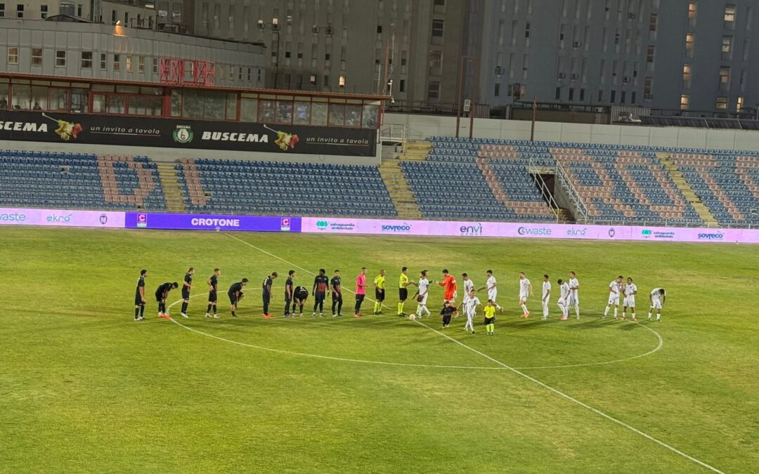 Il Cosenza batte il Crotone (0-2) grazie alle rete di Achour e Pozzi e supera il turno di Coppa italia Regionale